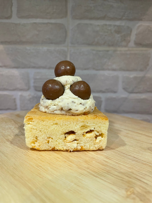 Malteser Blondie